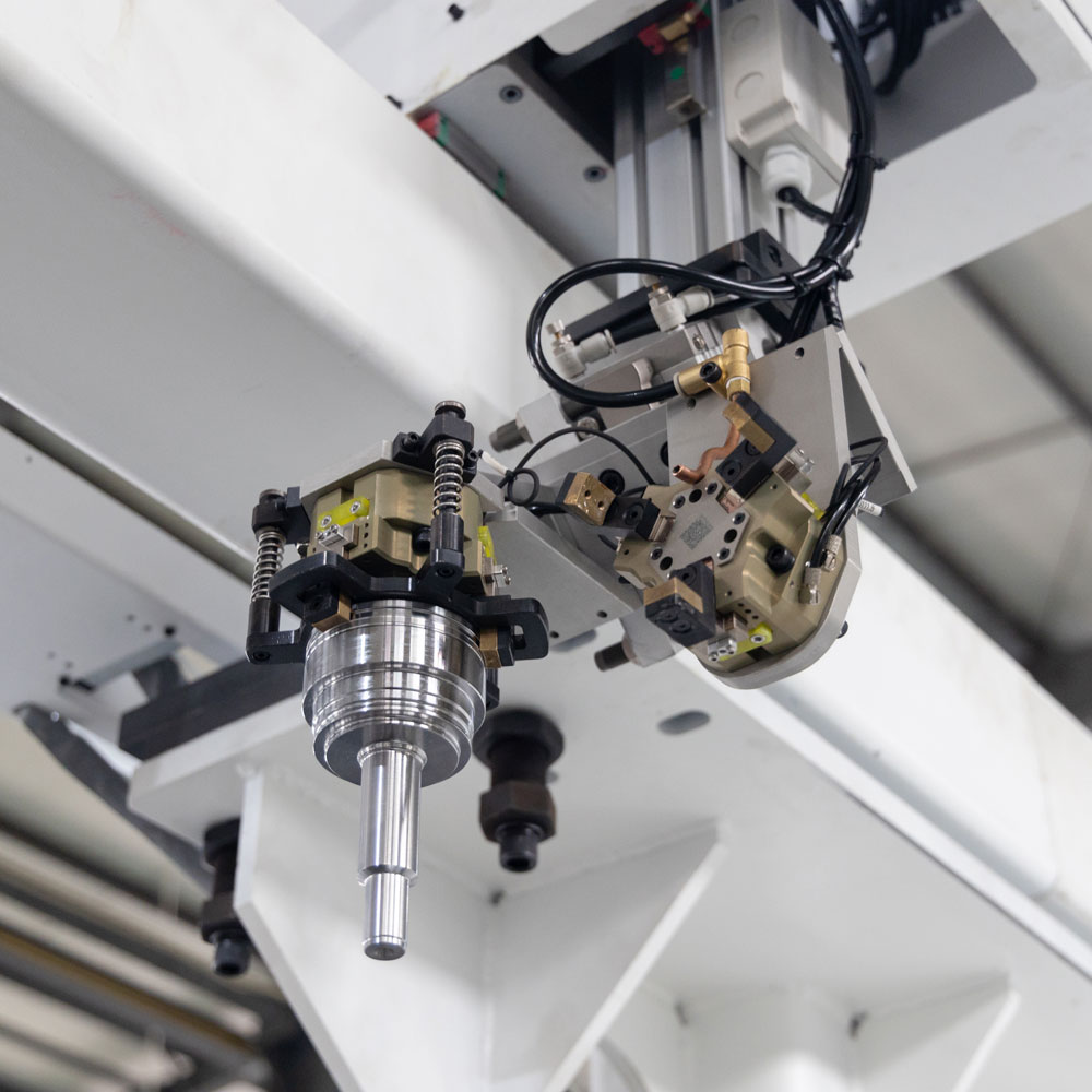 outer-race-auto-lines